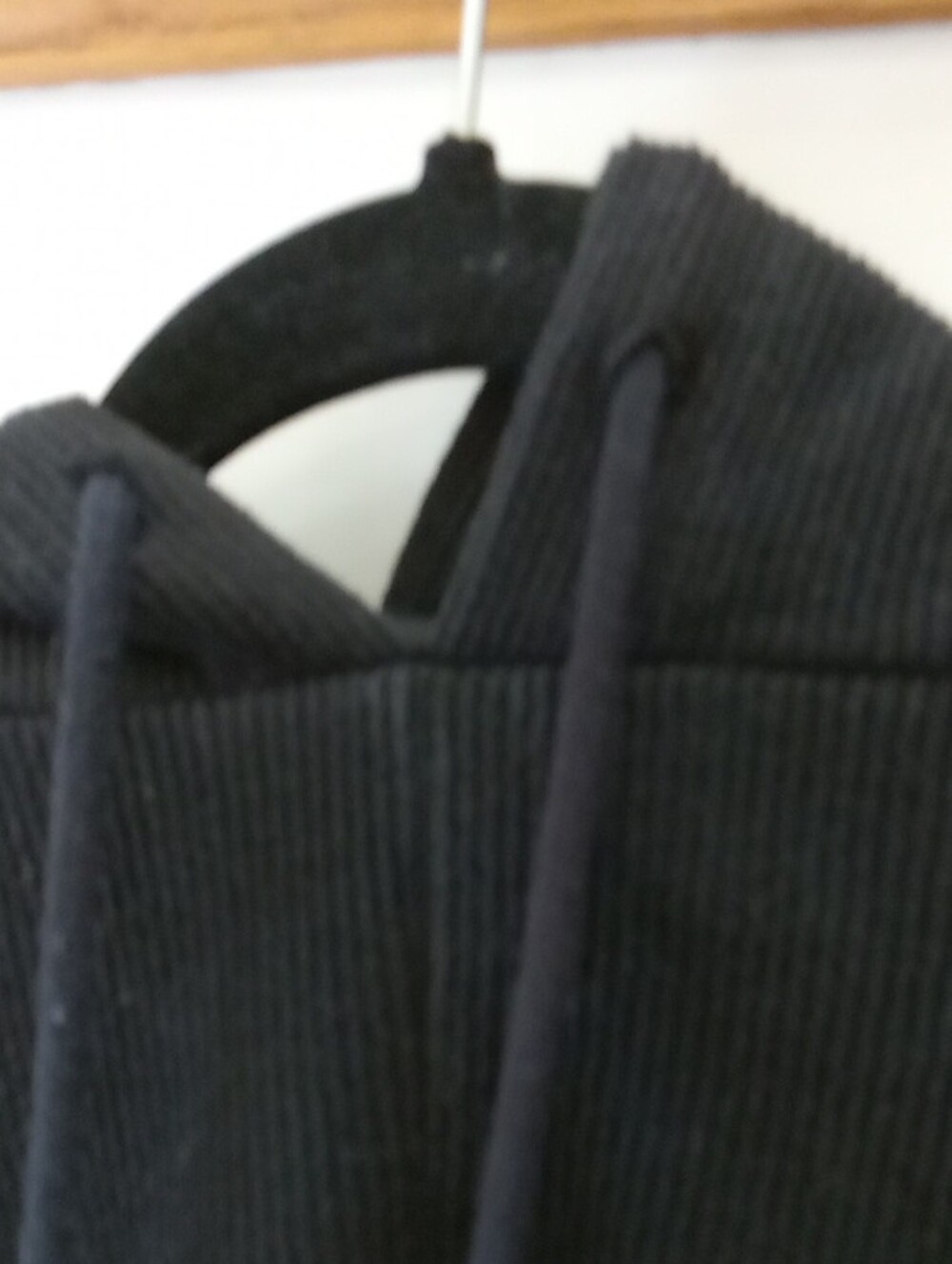 Abound Black Cropped Hoodie Sweatshirt - Picture 4 of 8